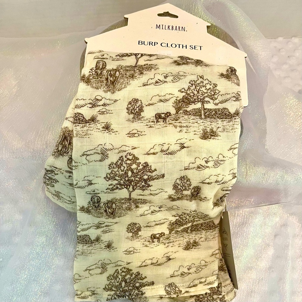 Milkbarn Scenic Print Burp Cloth Set in Cream and Brown
